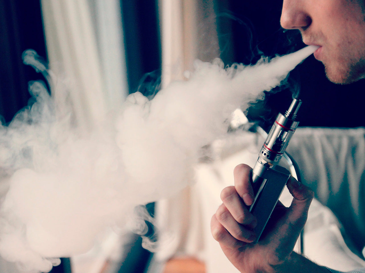 ¿Por qué cuando vapeo me sabe a quemado?